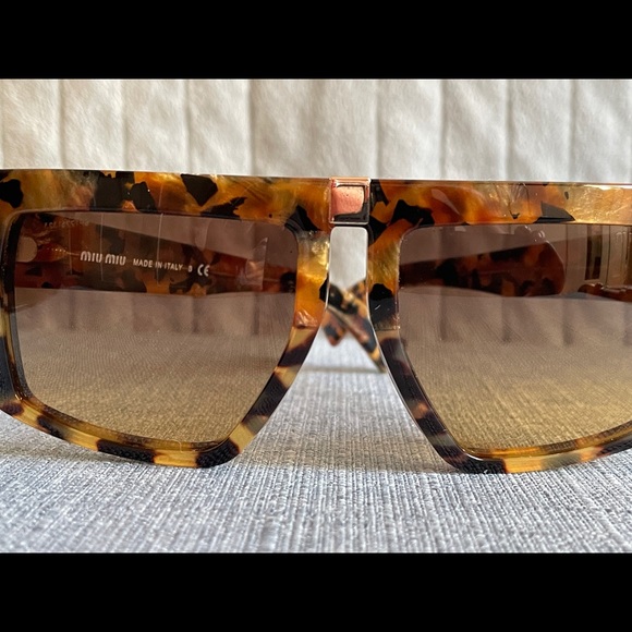 New MIU MIU Sunglasses - Picture 6 of 11